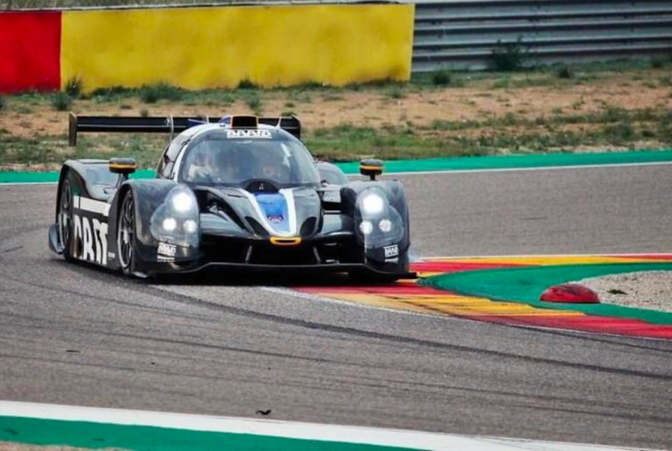 Prototipo LMP3 trazando una curva en circuito